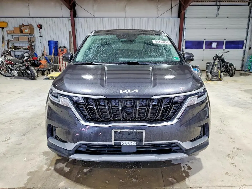 2022 KIA CARNIVAL EX  
