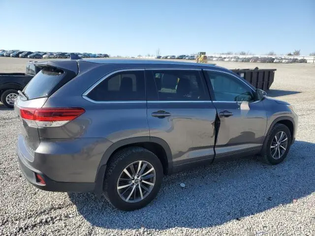 2017 TOYOTA HIGHLANDER SE  