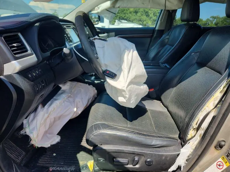 2015 TOYOTA HIGHLANDER LIMITED PLATINUM  