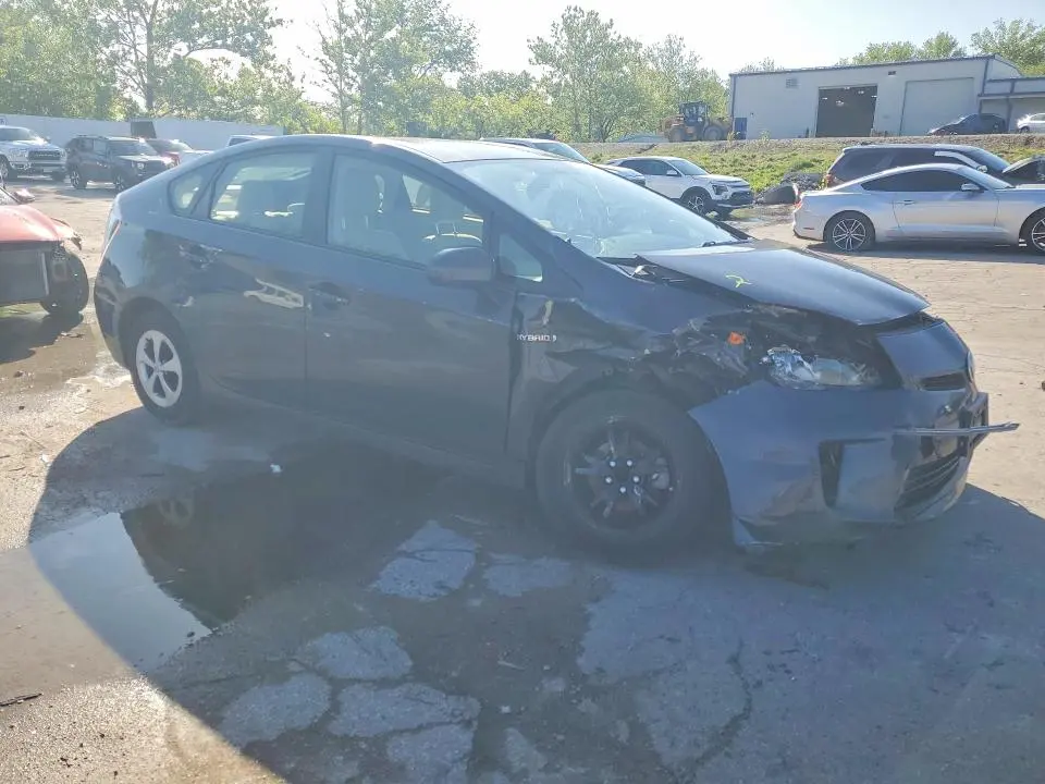 2013 TOYOTA PRIUS TWO  