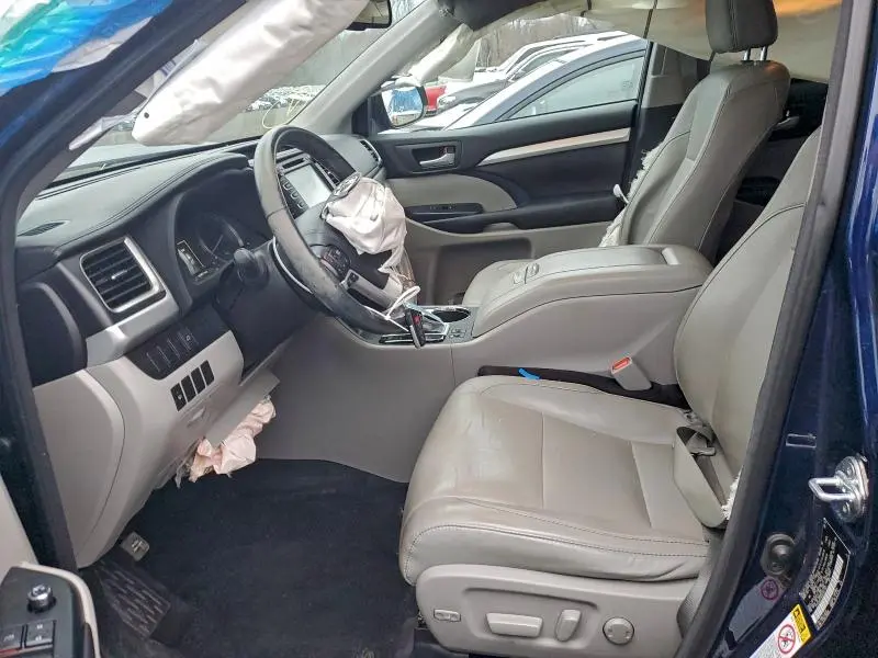 2016 TOYOTA HIGHLANDER XLE  