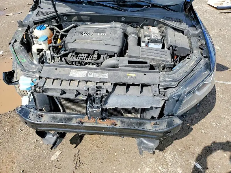 2016 VOLKSWAGEN PASSAT SE  