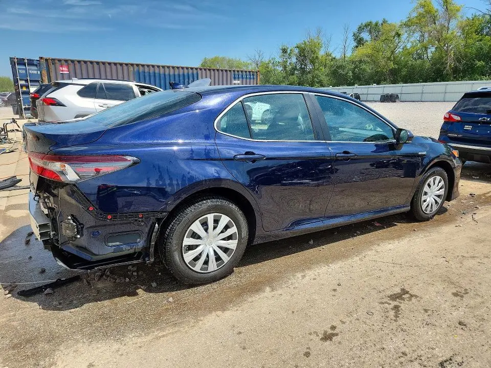 2021 TOYOTA CAMRY LE  