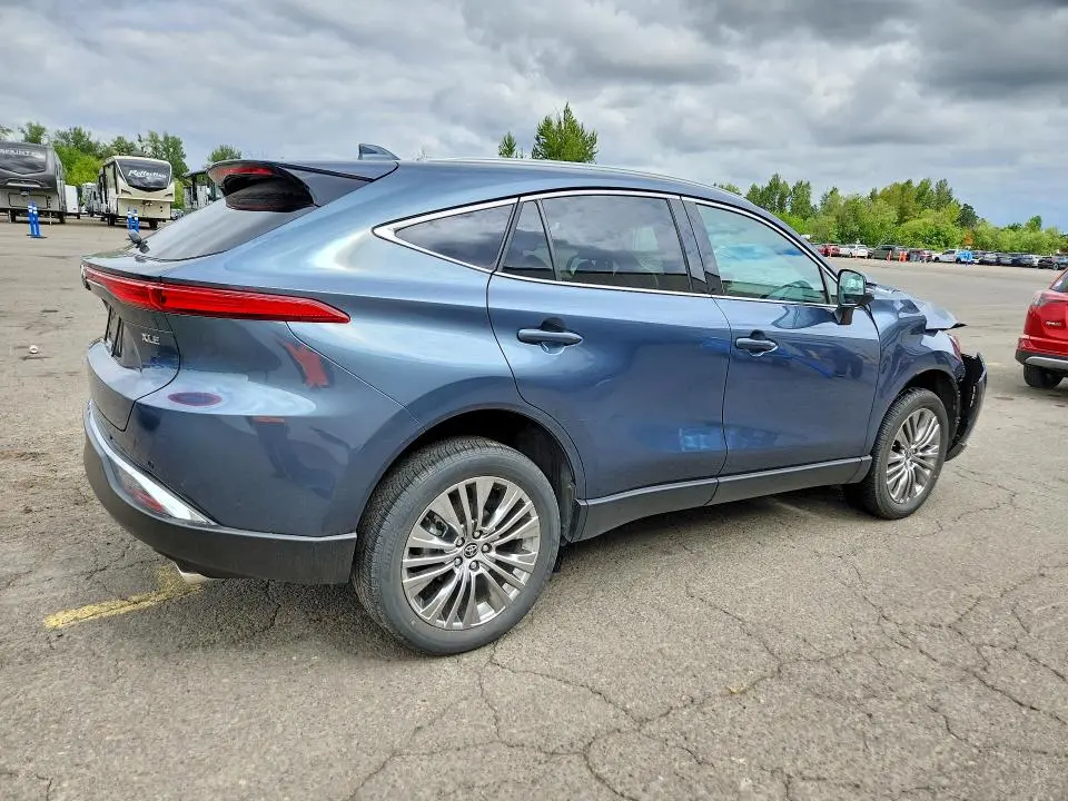 2023 TOYOTA VENZA XLE  