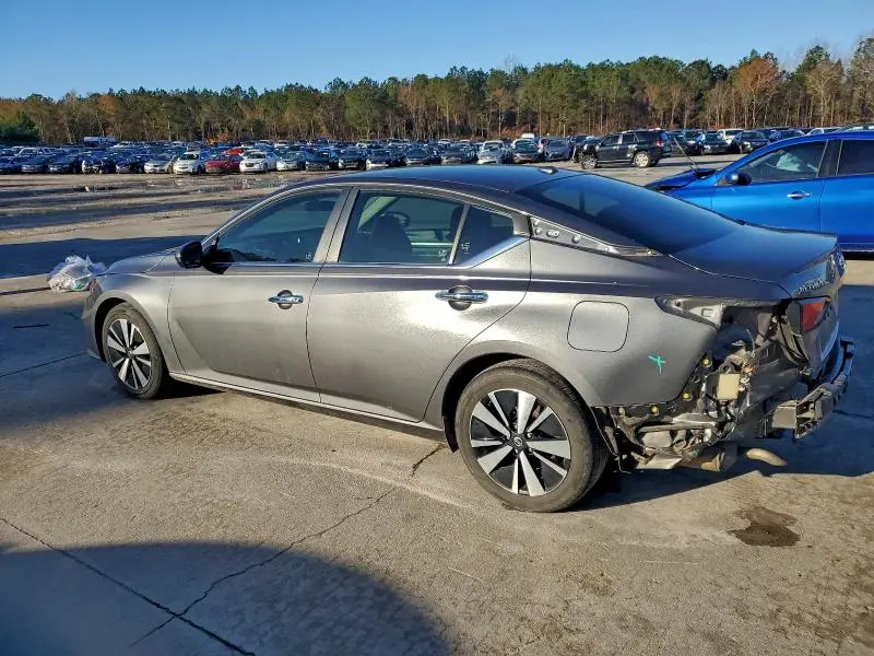 2022 NISSAN ALTIMA SV  