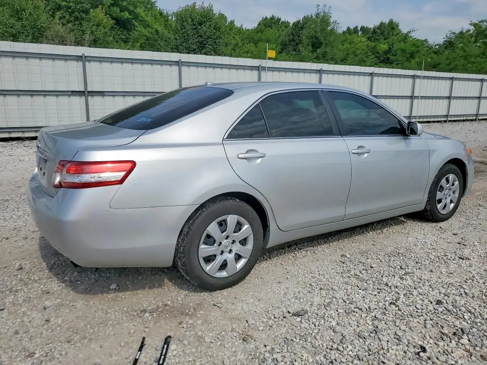 2011 TOYOTA CAMRY LE  