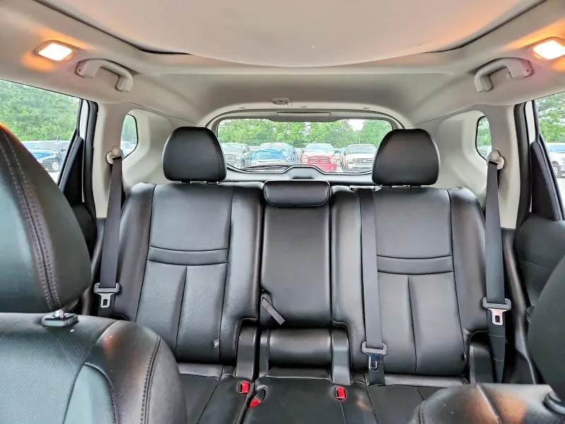 2016 NISSAN ROGUE SL  