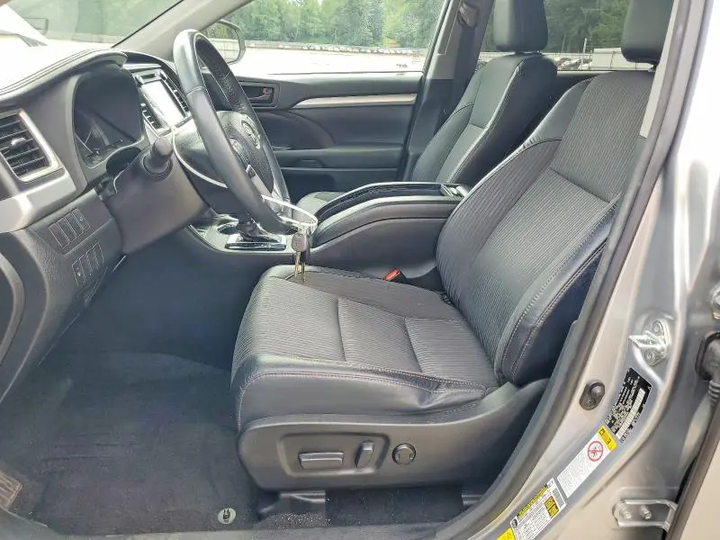 2016 TOYOTA HIGHLANDER LE PLUS  