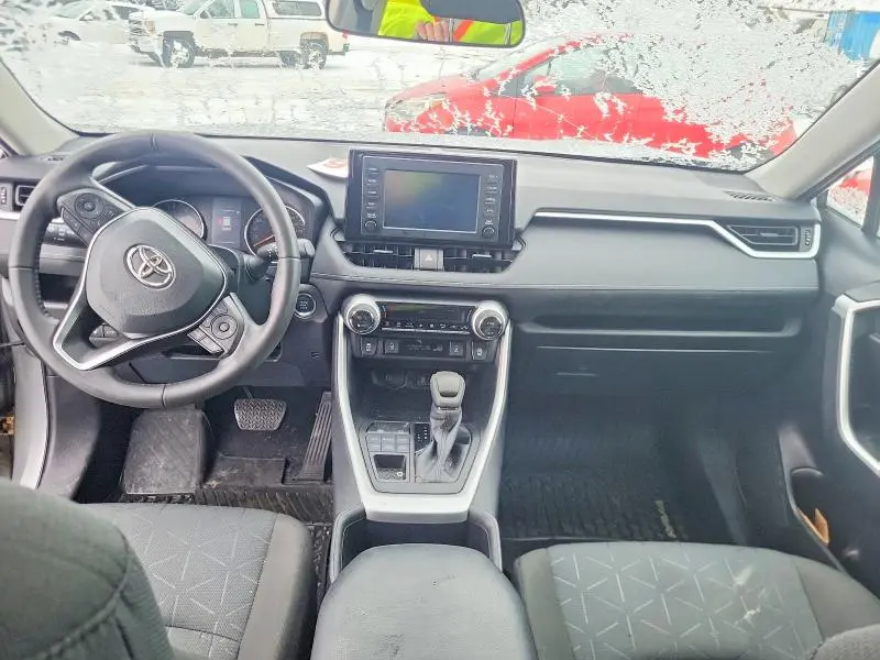 2022 TOYOTA RAV4 XLE  