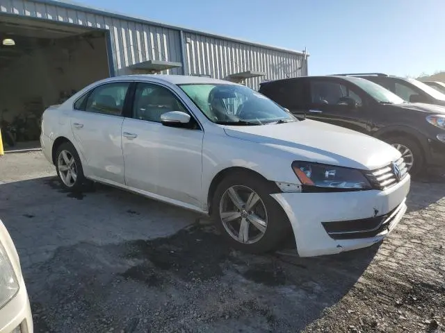 2013 VOLKSWAGEN PASSAT SE
