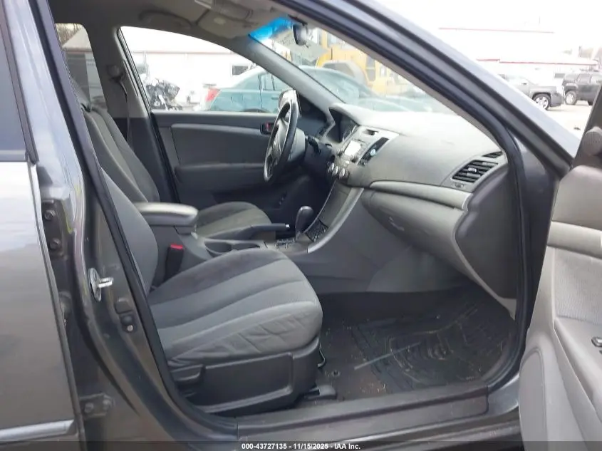 2010 HYUNDAI SONATA GLS