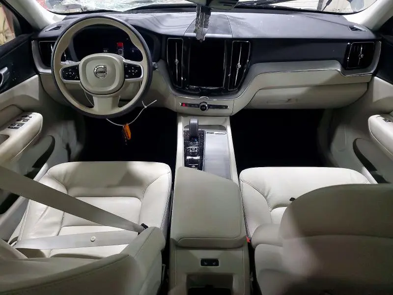 2025 VOLVO XC60 PLUS  
