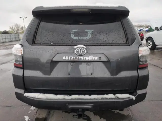 2023 TOYOTA 4RUNNER SE