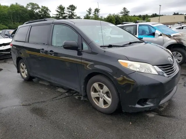 2013 TOYOTA SIENNA LE  