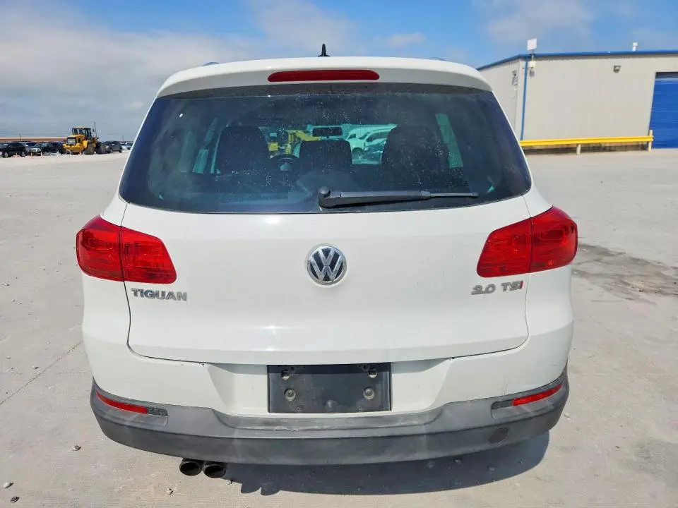 2015 VOLKSWAGEN TIGUAN S  