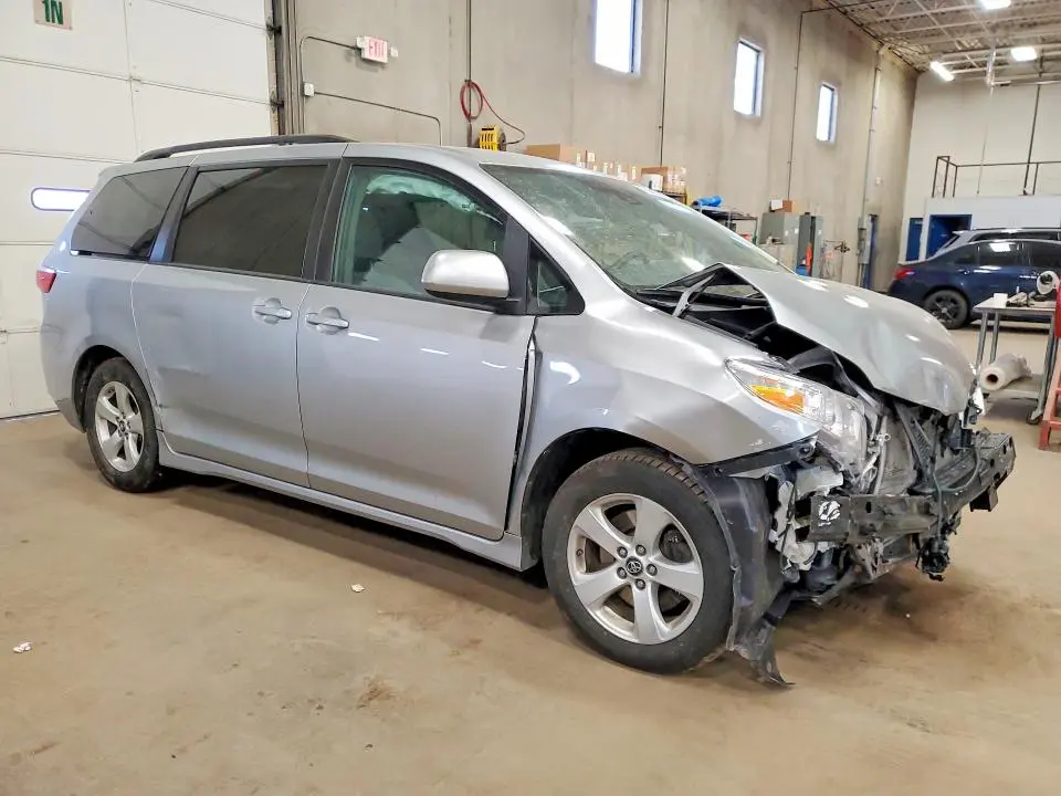 2019 TOYOTA SIENNA LE 8-PASSENGER  