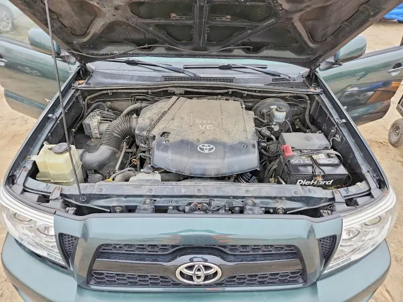 2011 TOYOTA TACOMA V6  