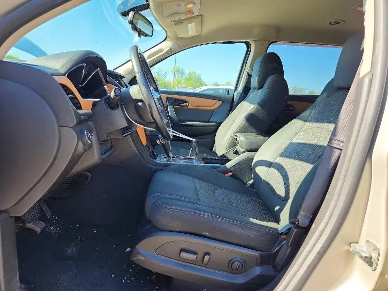2013 CHEVROLET TRAVERSE LT  