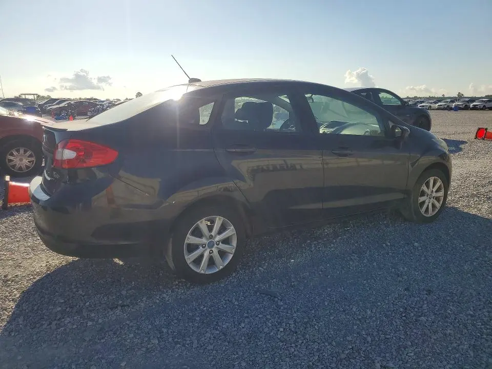 2011 FORD FIESTA SE  