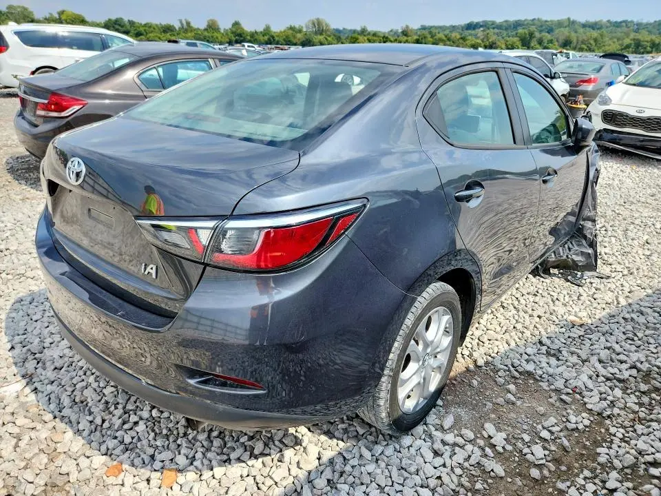2017 TOYOTA YARIS IA BASE  
