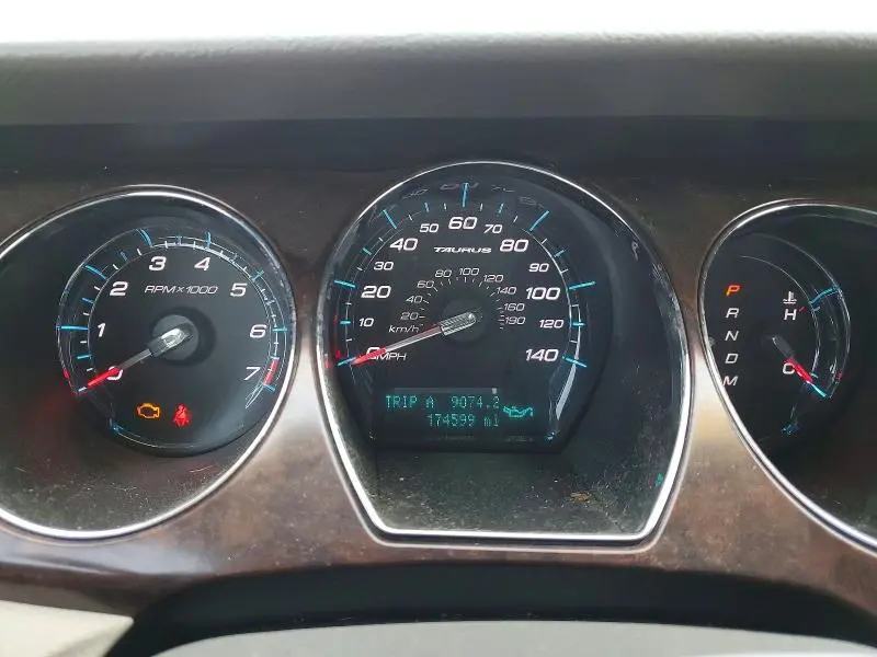 2011 FORD TAURUS LIMITED  