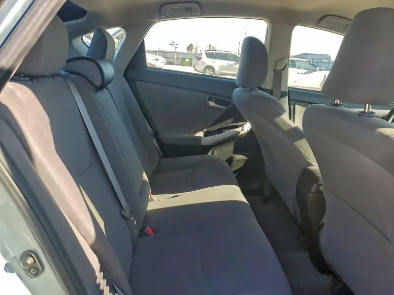 2012 TOYOTA PRIUS PLUG-IN   