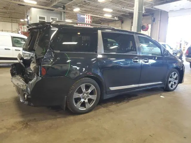 2018 TOYOTA SIENNA SE  