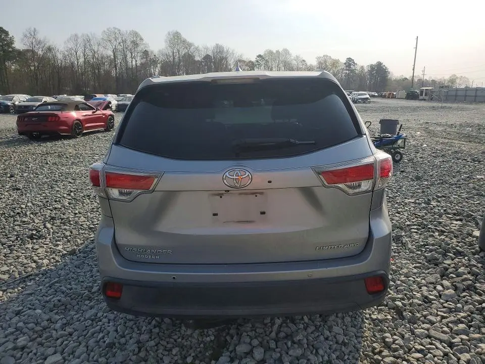 2015 TOYOTA HIGHLANDER LIMITED  