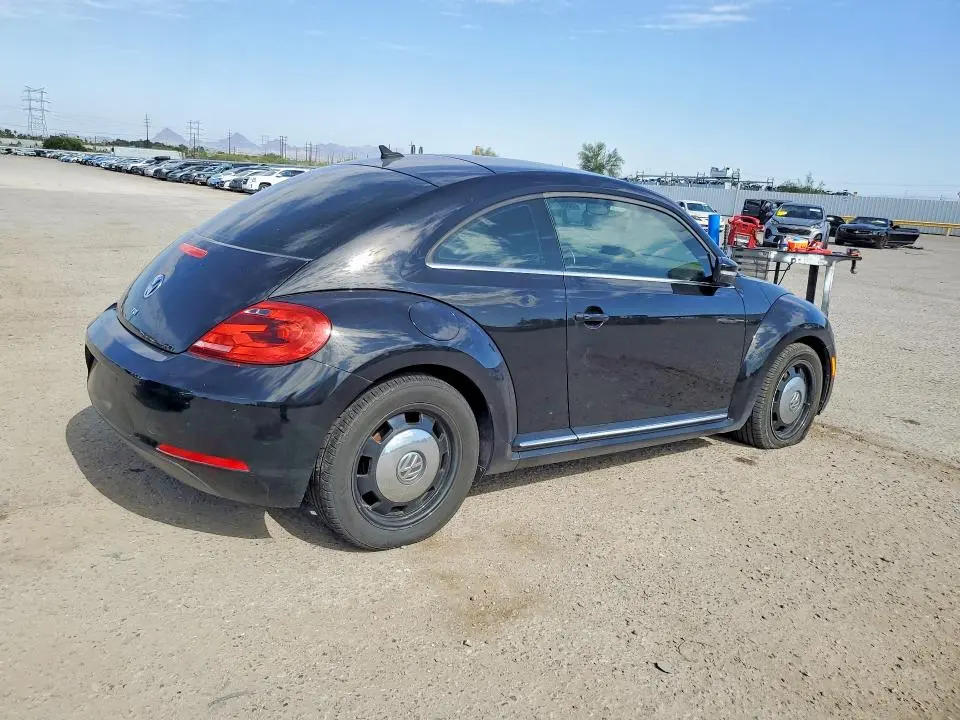 2013 VOLKSWAGEN BEETLE   