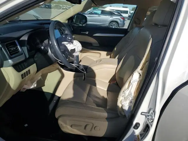 2016 TOYOTA HIGHLANDER XLE  