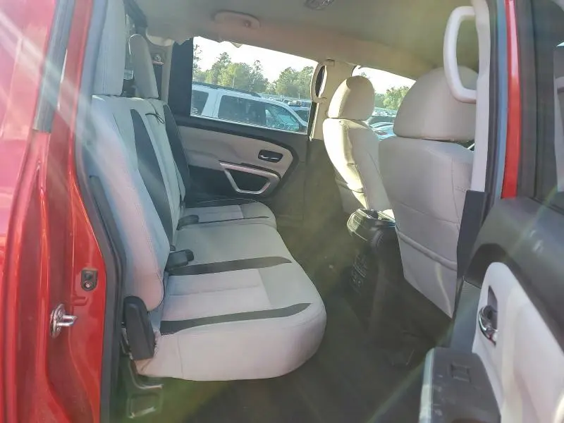 2022 NISSAN TITAN SV  