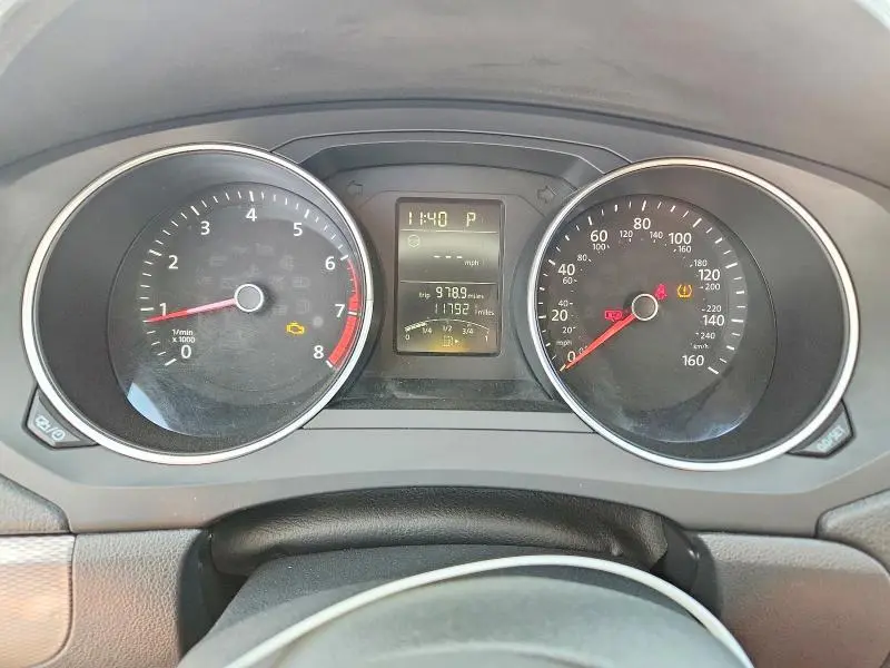 2016 VOLKSWAGEN JETTA SE  