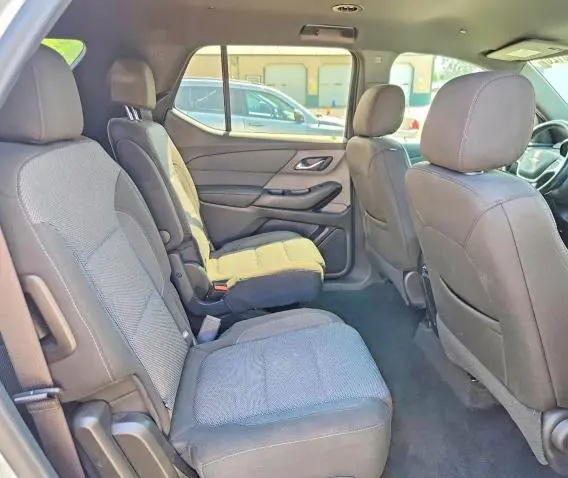 2023 CHEVROLET TRAVERSE LT  