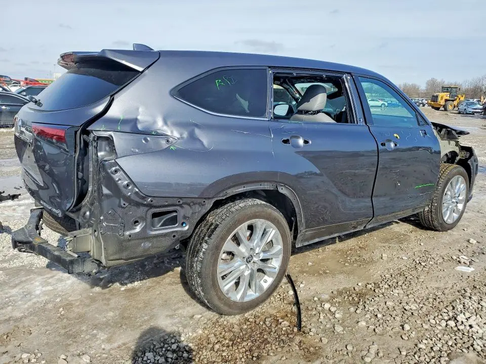 2021 TOYOTA HIGHLANDER LIMITED  