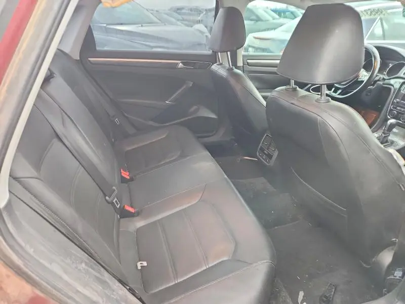 2017 VOLKSWAGEN PASSAT SE  