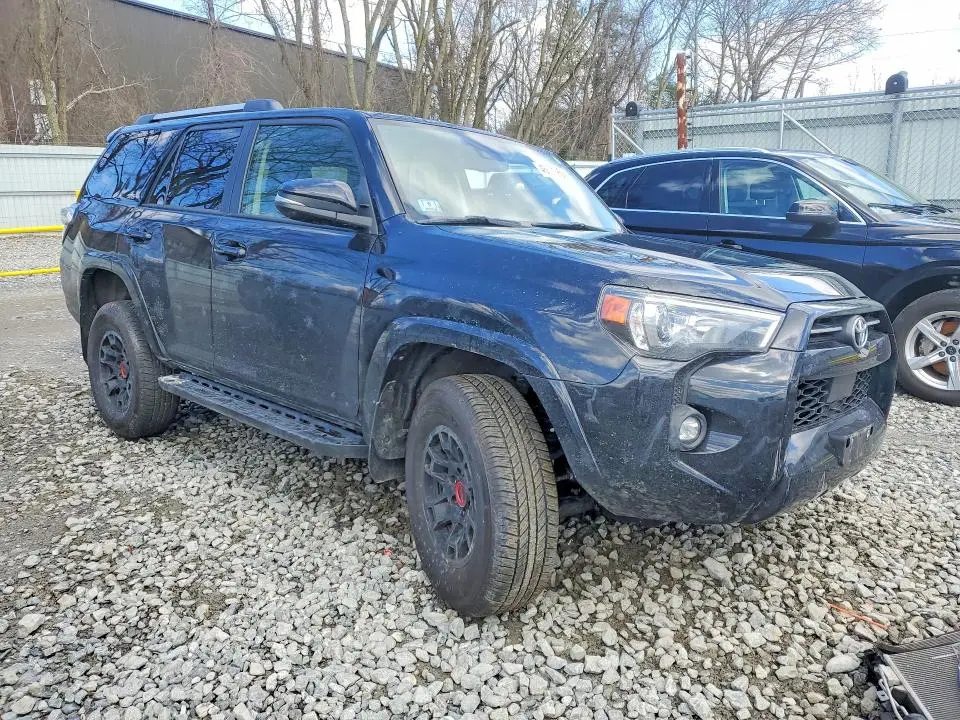2022 TOYOTA 4RUNNER SR5 PREMIUM  