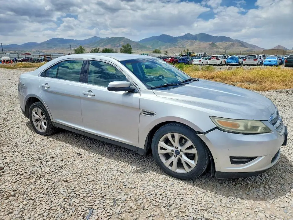 2011 FORD TAURUS SEL  