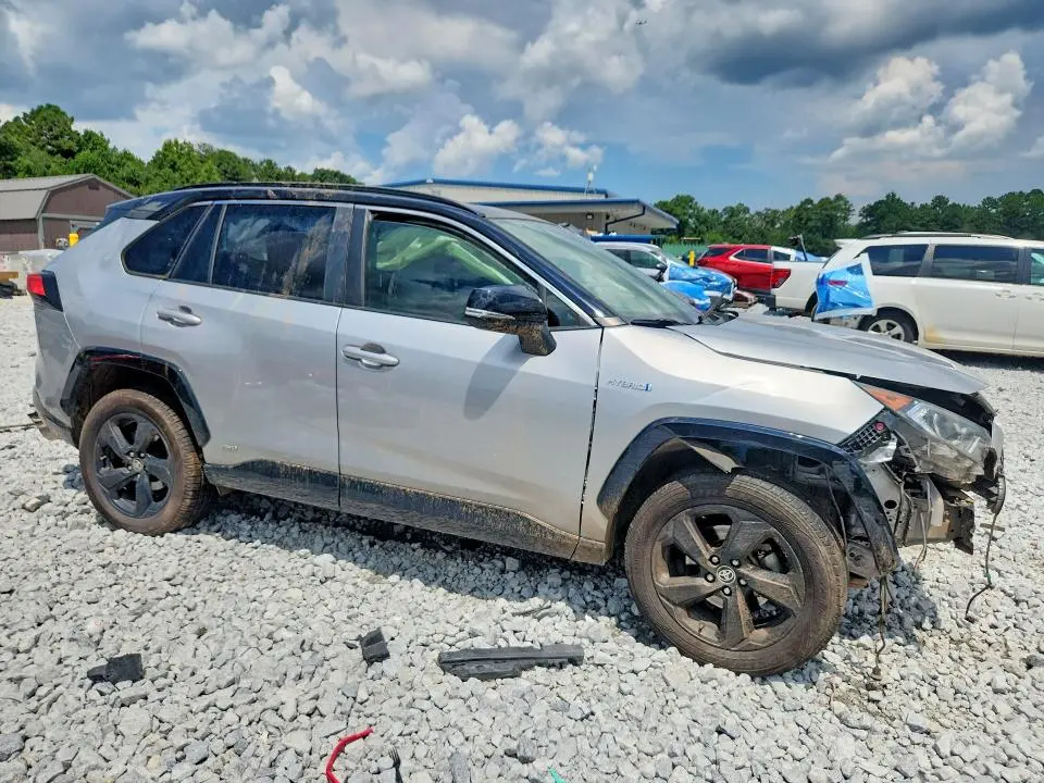 2020 TOYOTA RAV4 XSE  