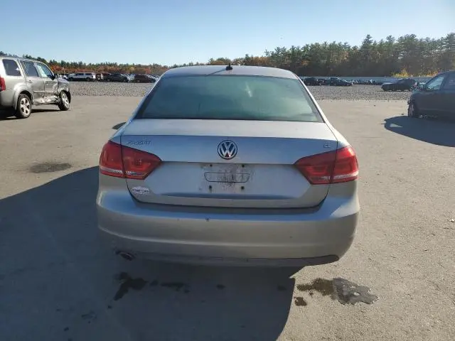 2013 VOLKSWAGEN PASSAT SE  