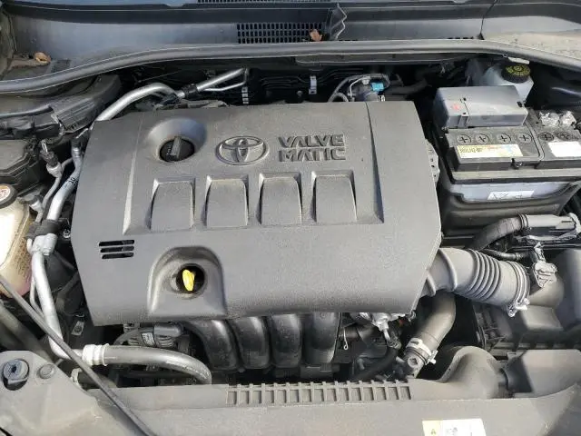 2021 TOYOTA C-HR XLE  