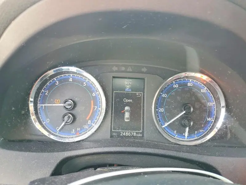 2017 TOYOTA COROLLA SE  