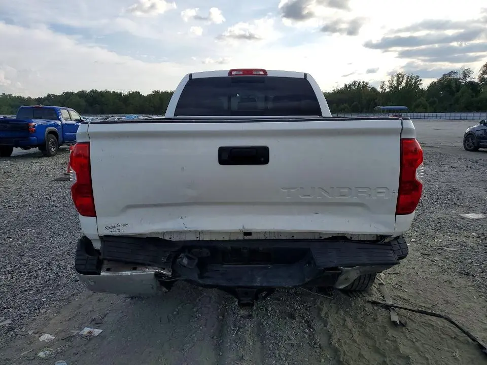 2017 TOYOTA TUNDRA SR5  