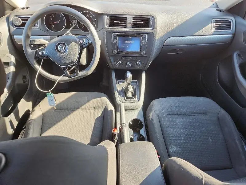 2016 VOLKSWAGEN JETTA SE  