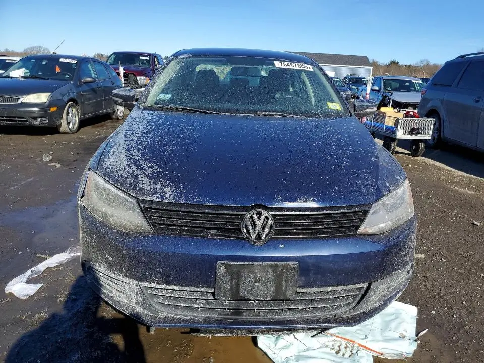 2012 VOLKSWAGEN JETTA SE  