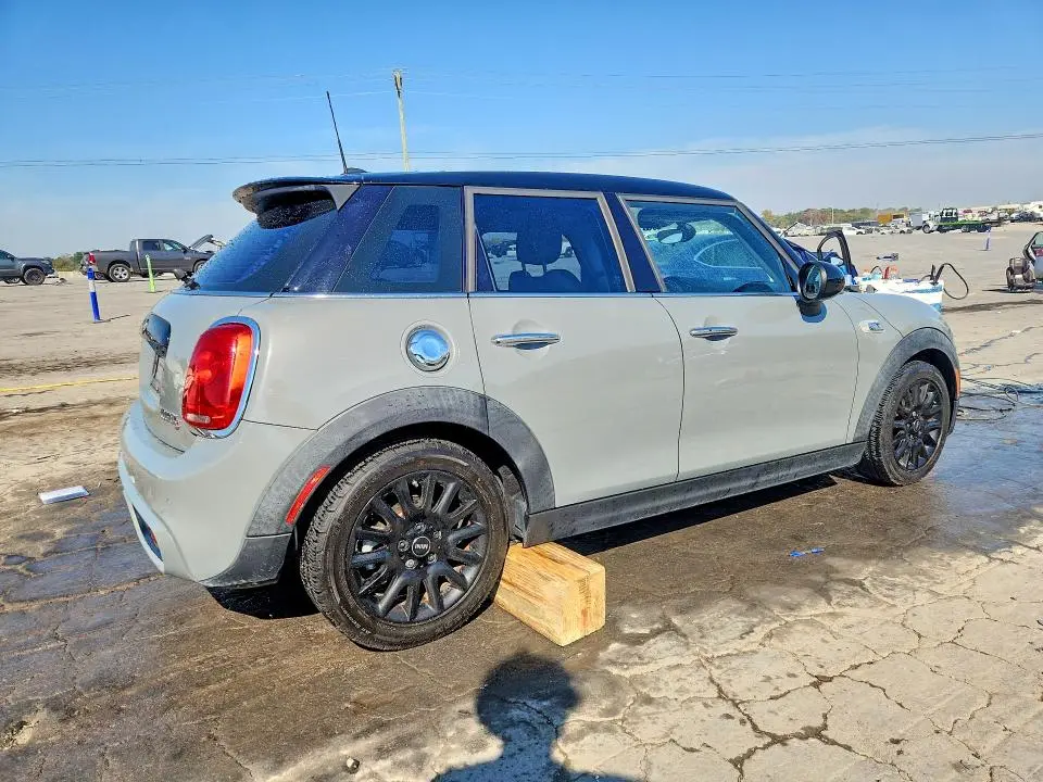 2017 MINI COOPER S  