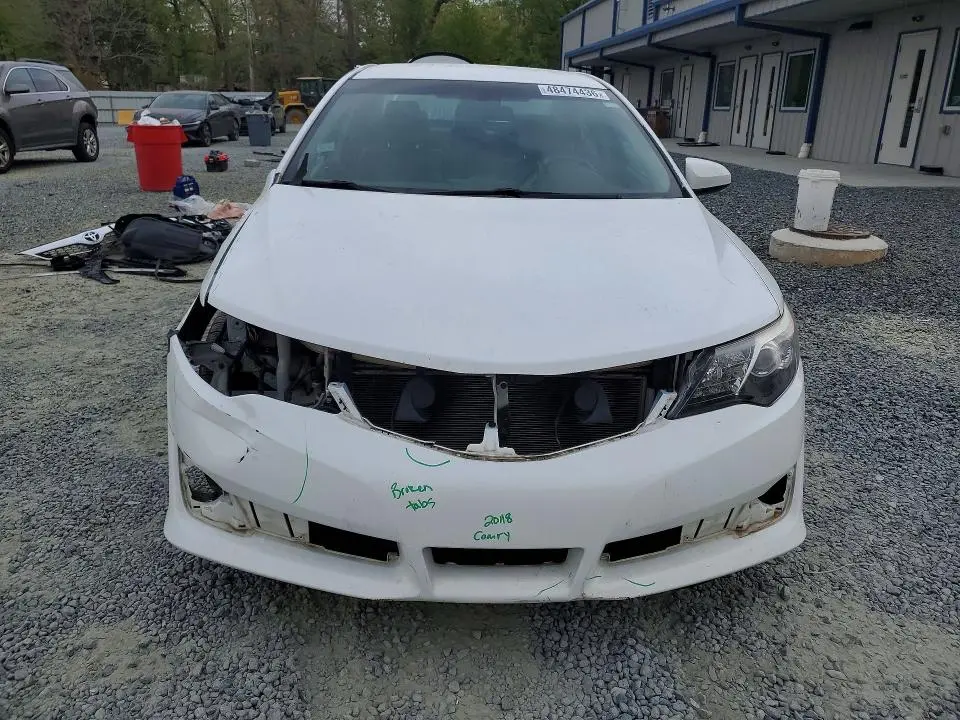 2012 TOYOTA CAMRY SE  