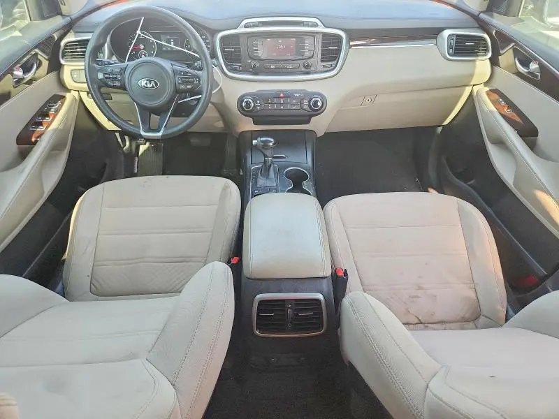 2017 KIA SORENTO LX  