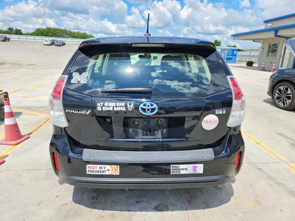 2017 TOYOTA PRIUS V FOUR  