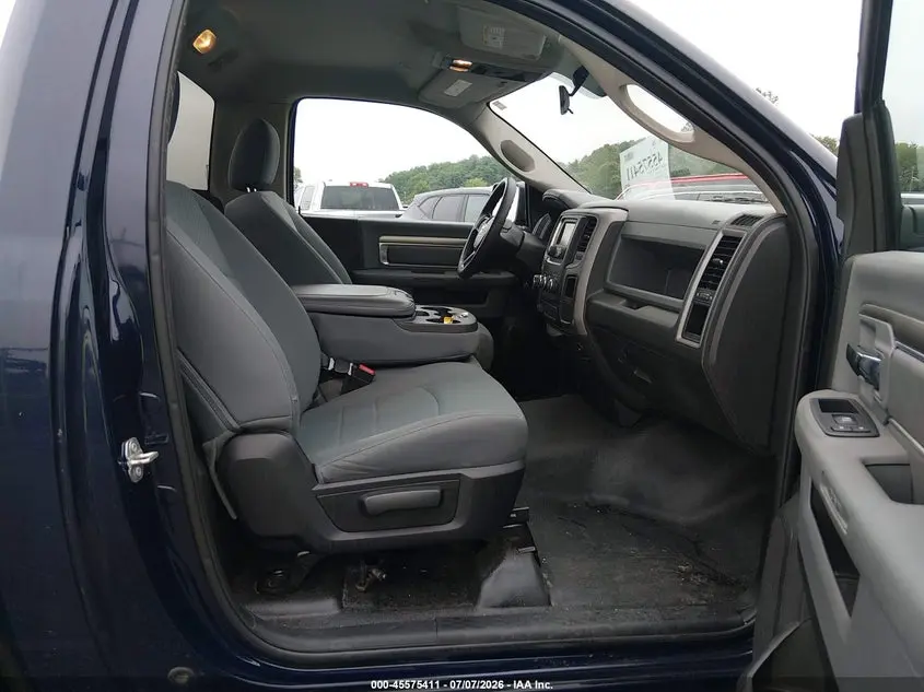 2017 RAM 1500 TRADESMAN  4X4 8' BOX