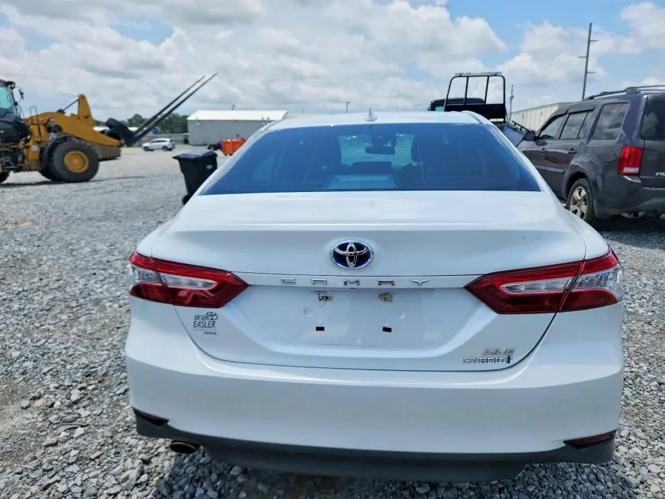 2020 TOYOTA CAMRY XLE  